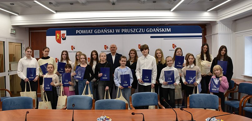 Rozstrzygnięto konkurs „Powiatowa Kartka Świąteczna”