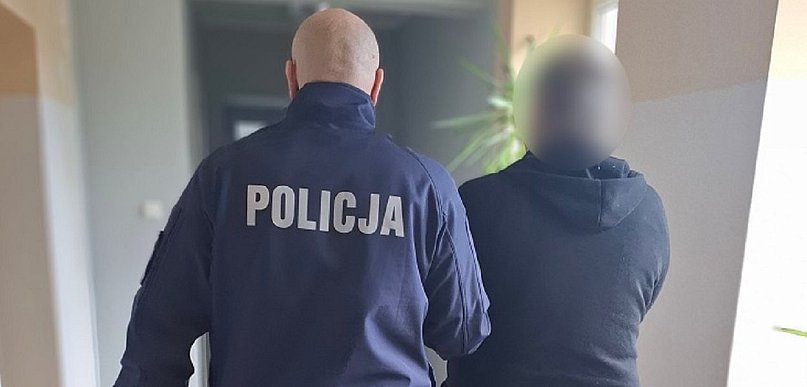 Nietrzeźwy kierowca z podrobionym prawem jazdy zatrzymany przez policję
