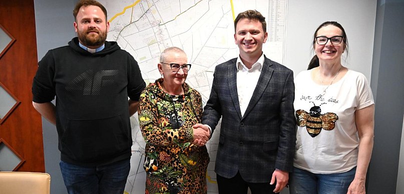 Ewa Cierocka nową prezes pszczelarzy w Pszczółkach