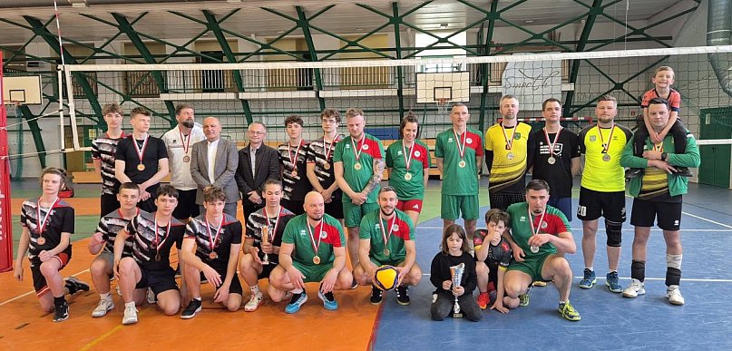 Siatkarskie święto w Pruszczu Gdańskim. Kto sięgnął po Puchar Starosty?