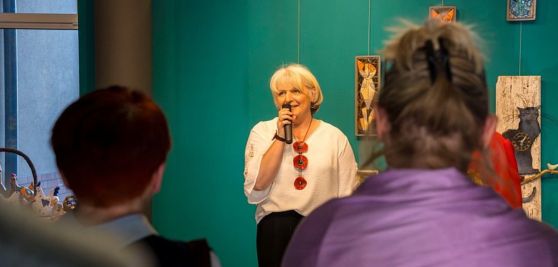 Gmina Pruszcz Gdański: W OKSiBP otwarto wystawę ceramiki Renaty Jelińskiej