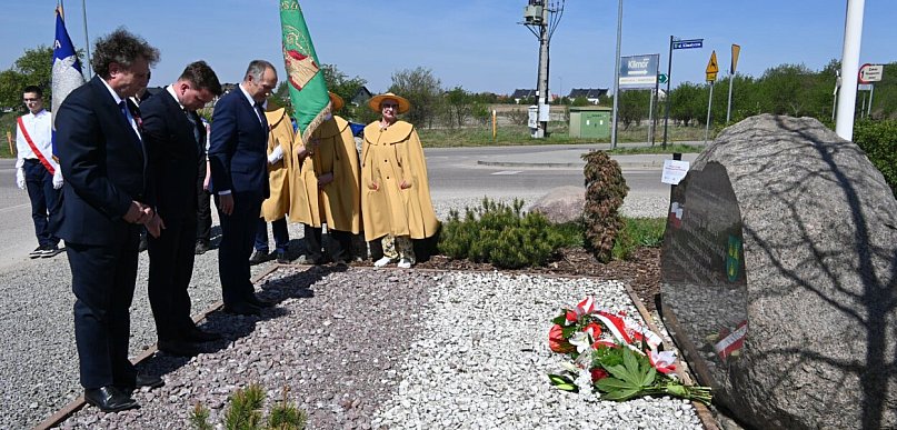 Obchody 235. rocznicy uchwalenia Konstytucja 3 Maja w gminie Pszczółki