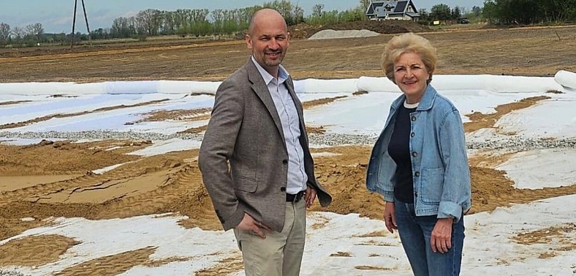 O inwestycjach i bezpieczeństwie Żuław. Wizyta posłanki Kołodziejczak  w Cedrach