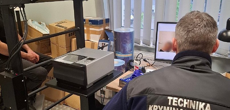 Uszkodził trzy samochody i prowadził mimo zakazów. Zatrzymanie w Pruszczu Gdańskim