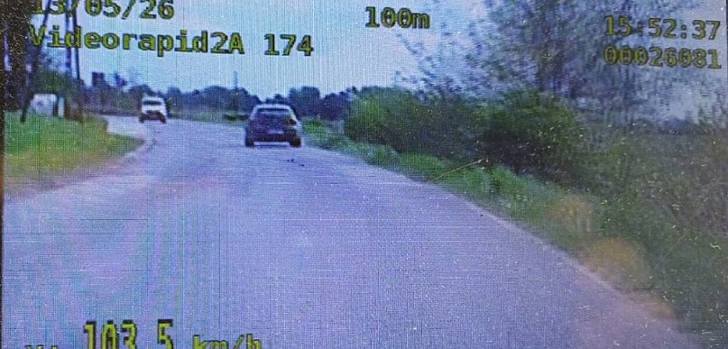 Suchy Dąb: Rajd 20-latka przez teren zabudowany. Stracił prawo jazdy na 3 miesiące