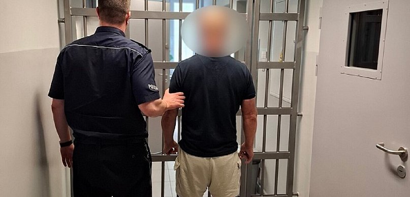 Pruszcz Gd.: Podszywali się pod przedsiębiorców i wyłudzali karty paliwowe