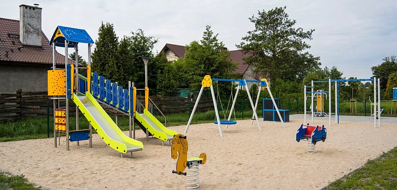 Dzieci doczekały się wymarzonego miejsca. Jest nowy plac zabaw w Radunicy
