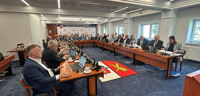Zarząd Powiatu Gdańskiego z absolutorium. Starosta: To sukces całego zespołu