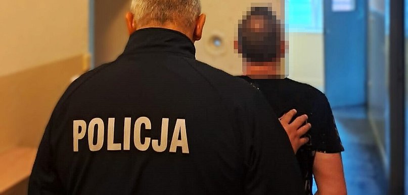 Poszukiwany 49-latek wpadł podczas kontroli. Miał ponad 2 promile i marihuanę