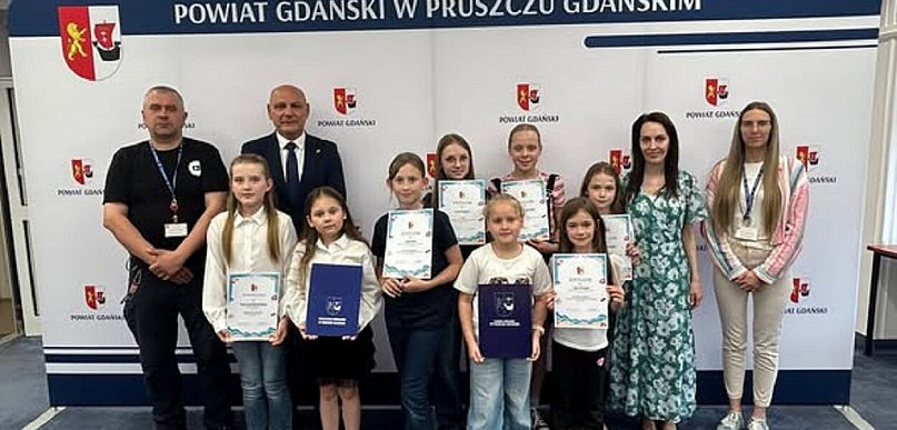 Powiat Gdański: Poznaliśmy laureatów konkursu plastycznego „Bezpieczne Wakacje”