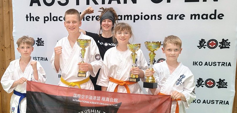 Złoto, srebro i brąz dla Black Dojo. Wielki sukces karateków z Trąbek Wielkich