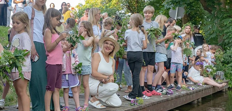 Gm. Pruszcz Gdański: Wieczór nad Radunią w świętojańskim klimacie