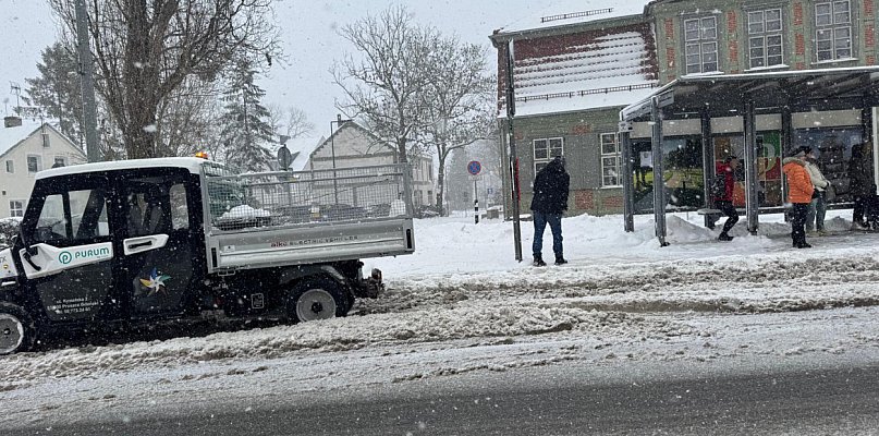 Pruszcz Gdański walczy ze śnieżycą. Służby pracują bez przerwy - 23965