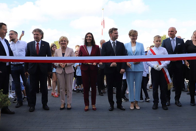 Otwarcie szkoły w Różynach