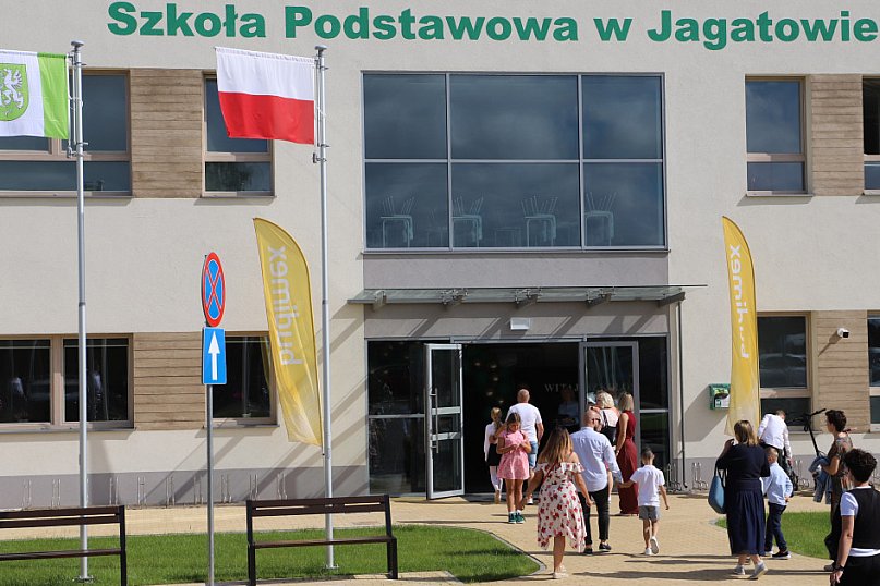Otwarcie nowej szkoły w Jagatowie