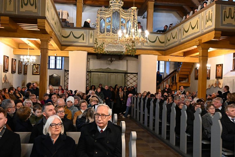 Zabytkowe organy z 1787 roku znów rozbrzmiały w kościele w Różynach
