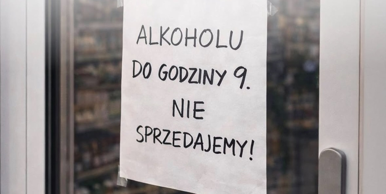 Od reklam po stacje benzynowe – Polska 2050 chce walczyć z nadmiernym piciem