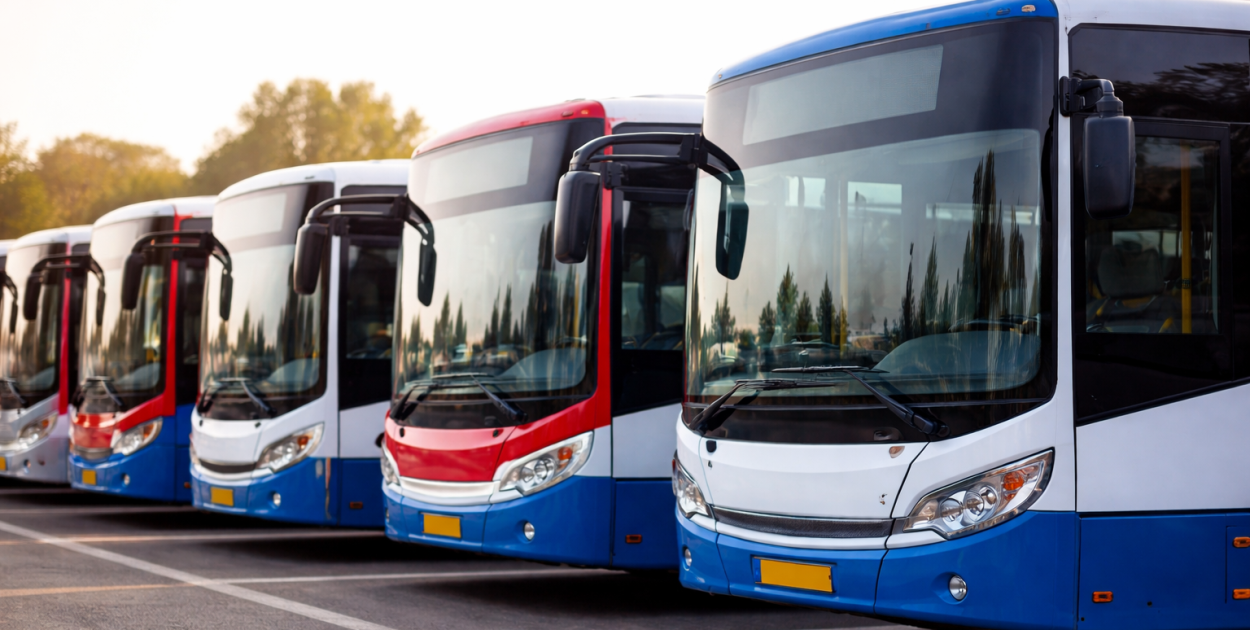 Wylał denaturat i podpalił autobus. Pasażerowie zareagowali