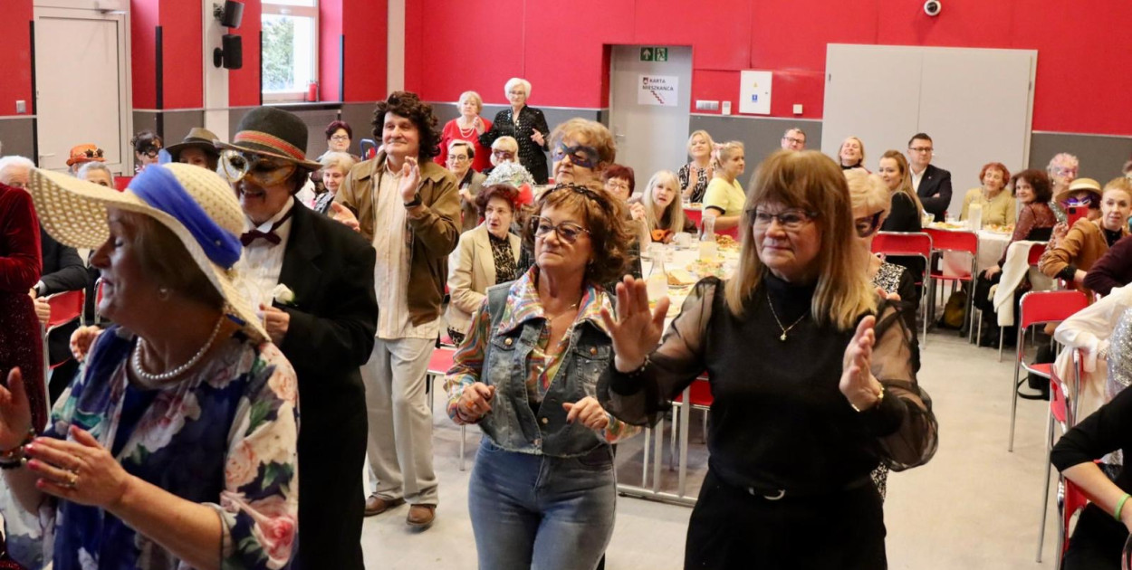 Seniorzy z gminy Kolbudy bawili się na balu
