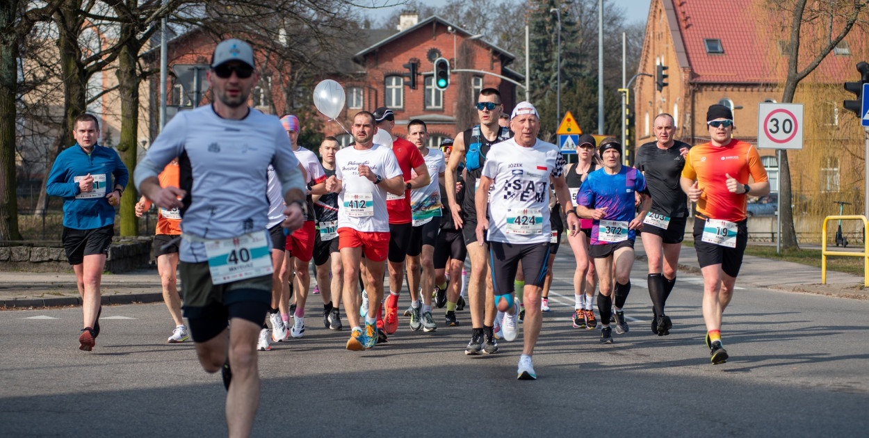 Półmaraton, Piątka nad Radunią i sportowa pasja – rozmawiamy z Tomaszem Galińskim