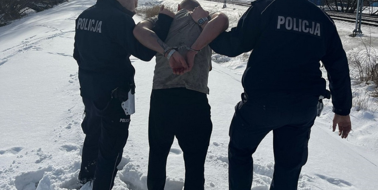 Pościg na DK91. Poszukiwany listem gończym 39-latek zatrzymany przez policję