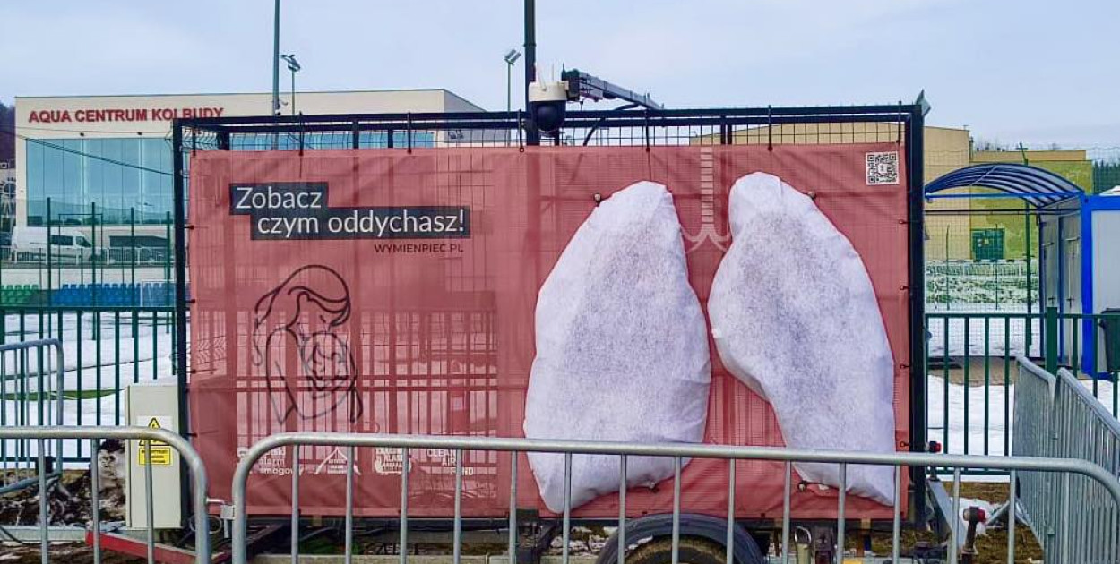 „Smogowe płuca” monitorują jakość powietrza przy szkole w Kolbudach