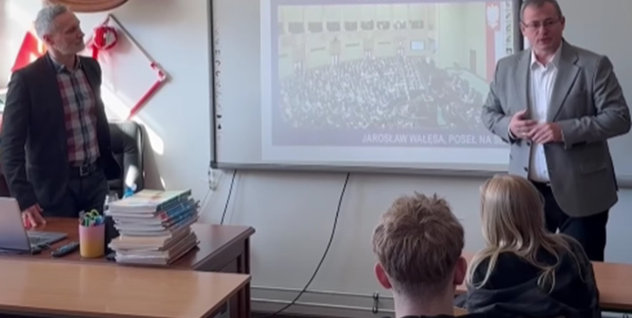 Przywidz: Poseł Jarosław Wałęsa z wizytą w szkole w Pomlewie