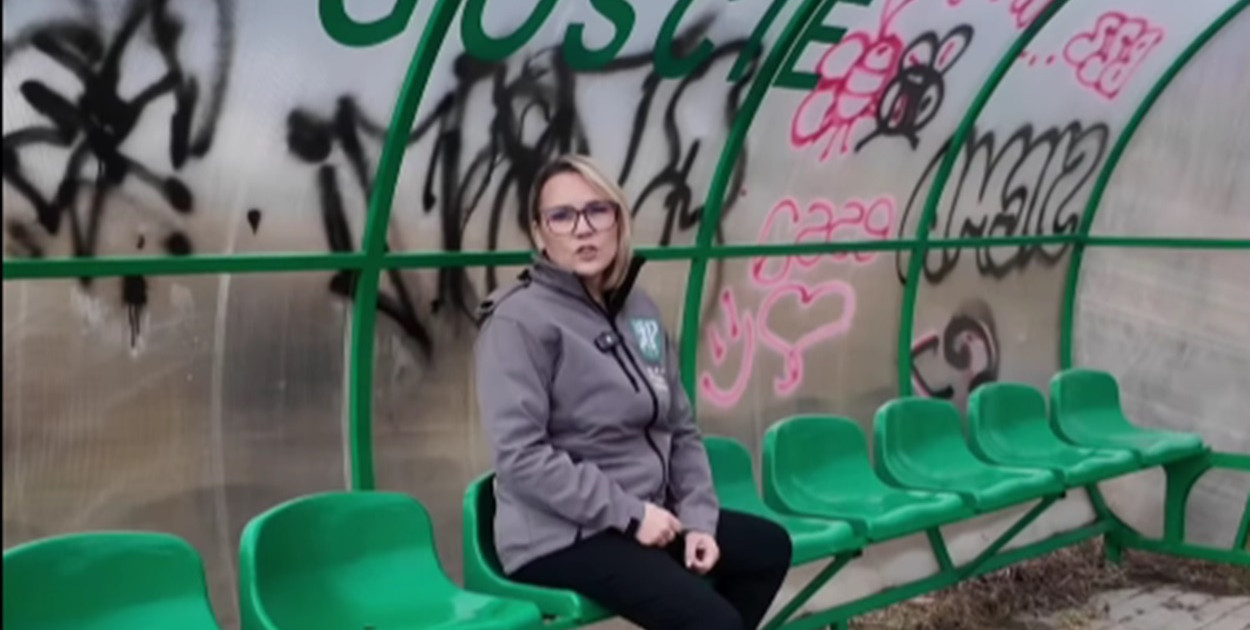 Gm. Pruszcz Gdański: Akt wandalizmu w Goszynie. Kto zniszczył wiatę na boisku?