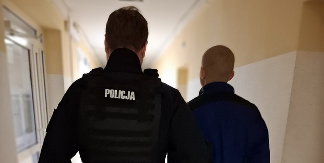 Policjanci z Kolbud zatrzymali kierowcę z narkotykami i bez uprawnień