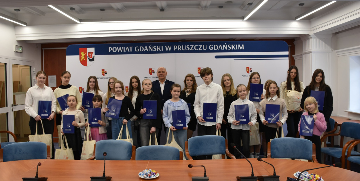 Rozstrzygnięto konkurs „Powiatowa Kartka Świąteczna”