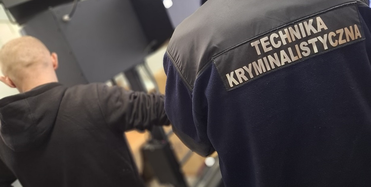 Poszukiwany, na zakazie i pod wpływem narkotyków. Zatrzymanie na autostradzie A1