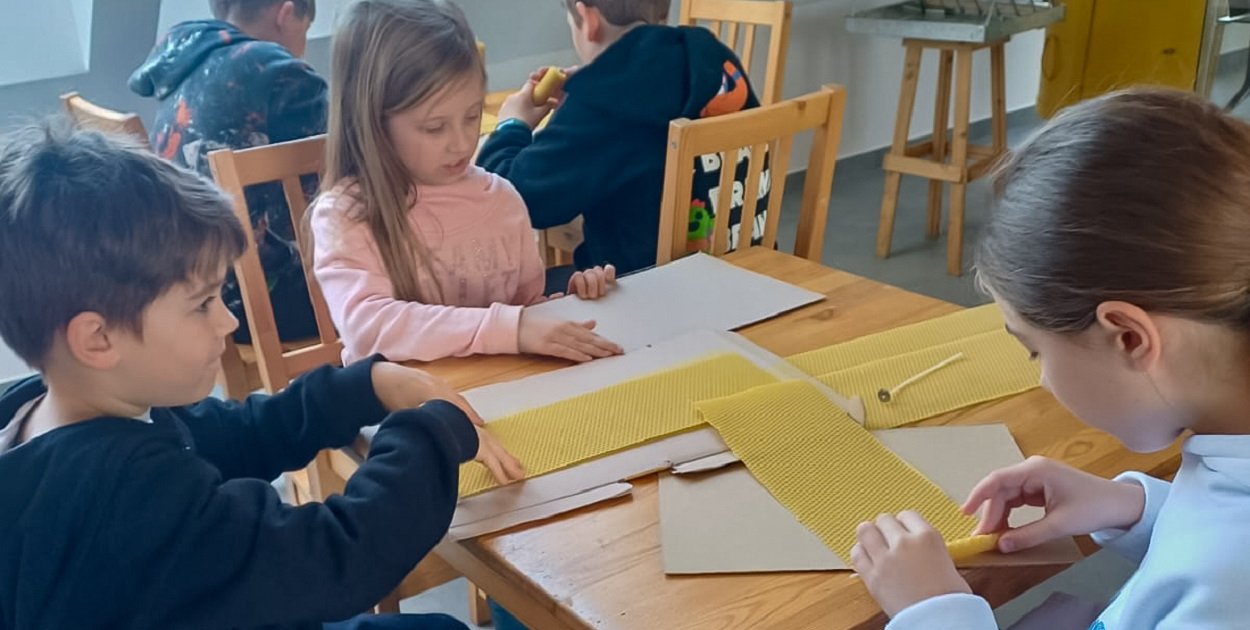 „Piątki w Muzeum Miodu” – pierwsze kwietniowe warsztaty już za nami